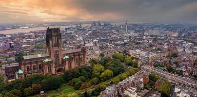 Luchtfoto van de belangrijkste kathedraal van Liverpool in het Verenigd Koninkrijk. foto