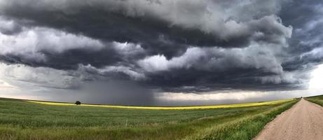 prairie onweerswolken canada foto