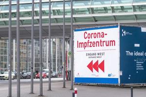 corona impfzentrum duits voor vaccinatiecentrum foto