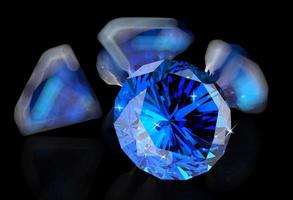 blauwe diamant op zwart foto