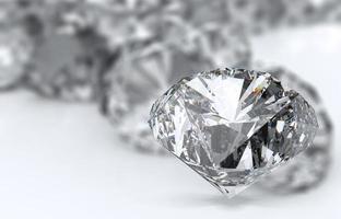 diamanten geïsoleerd op wit oppervlak foto