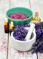 spa producten met lavendel foto