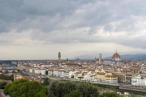 uitzicht over de stad vanaf piazza michelangelo in florence. foto