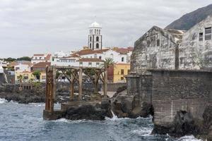 oud laadperron van garachico, dorp in het noorden van tenerife. foto