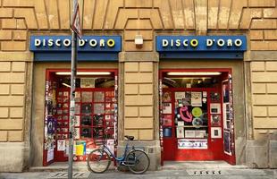 bologna, italië, 2022 disco d'oro is een van de laatste traditionele platenwinkels in bologna. Italië foto