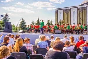 Moskou, Rusland-9 mei 2016-overwinningsdag in de hoofdstad. mensen vieren feest in de straten en parken. foto