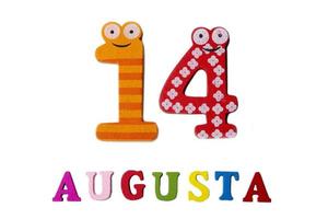 14 augustus. afbeelding van 14 augustus, close-up van cijfers en letters op witte achtergrond. foto