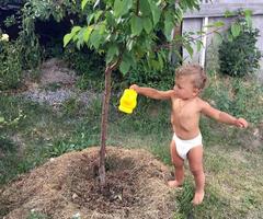 mooie babyjongen met kindgezicht poseren fotograaf foto