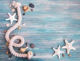 schelpen en zeedecoraties met touw foto