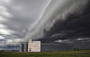 storm wolken saskatchewan foto