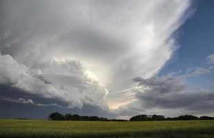 storm wolken saskatchewan foto