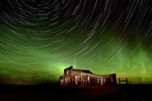 noorderlicht canada verlaten gebouw foto