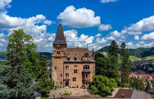 luchtfoto van het oude feodale kasteel burg rodech foto