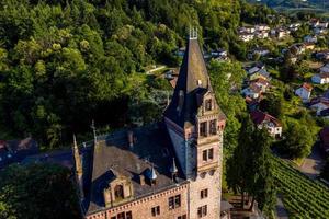 luchtfoto van het oude feodale kasteel burg rodech foto