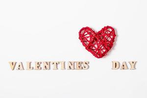 Valentijnsdag belettering. een minimalistisch concept voor de vakantie van geliefden. foto