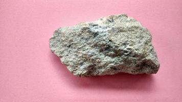 andesiet met pyrietsulfidemineralen, in de wijzigingszone, goudexploratie, exemplaar uit geologische collectie foto