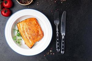 zalm vis char gebakken grill vis barbecue zeevruchten vers maaltijd eten snack foto