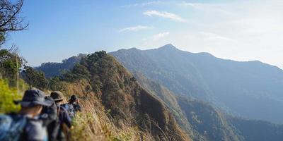 noord thailand, 2022 - uitzicht op de natuur van berglandschap met bos foto