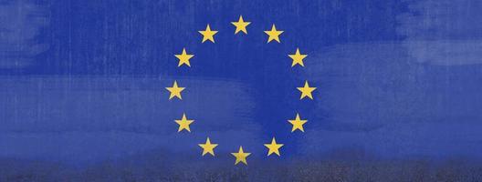 europa vlag op een betonnen muur foto