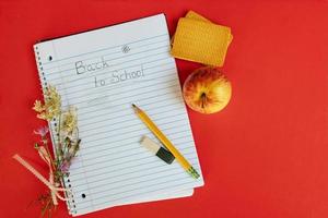 terug naar school, de wazige achtergrond op de houten vloer foto