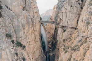 koninklijk pad el caminito del rey in de kloof chorro gevaarlijkste pad beschikbaar om te wandelen foto