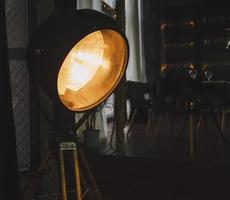 vintage grote lamp in het appartement foto