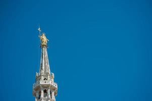 torenspitsen van de kathedraal van Milaan foto