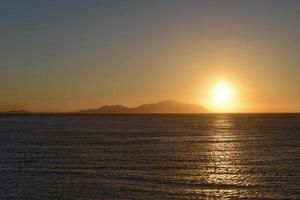 zonsopgang in sharm el-sheikh in egypte foto