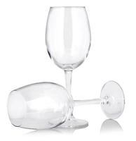 twee lege wijnglas geïsoleerd op een witte foto