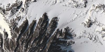 besneeuwde bergtoppen uitzicht op de bergen achtergrond wolken en lucht 3d illustratie foto