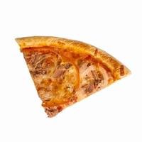 een stuk pizza paprika en ei op een witte achtergrond. isoleren foto