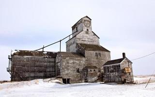 vervallen graanelevator foto