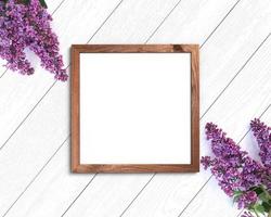 houten frame mockup op een geschilderde witte achtergrond. 1x1 vierkant foto