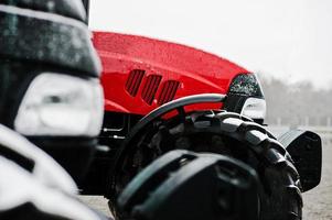 close-up van koplamp nieuwe tractor foto