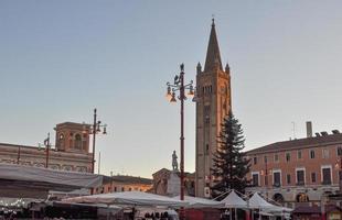 santa croce heilige kruis kathedraal in forli foto