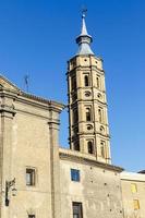 klokkentoren van de kerk van san andres, zaragoza, aragon, spanje, europa foto