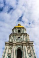 klokkentoren van de kathedraal van st sophia in kiev, oekraïne, europa foto