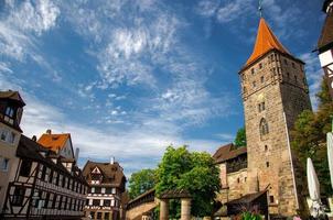 oude middeleeuwse toren tiergartnertorturm, nurnberg, beieren, duitsland foto