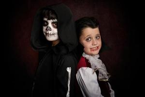 kinderen in halloween foto