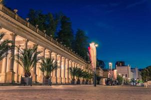 de molen colonnade mlynska kolonada neo-renaissance gebouw foto