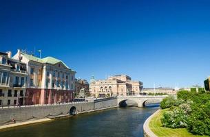 koninklijk zweeds operahuis kungliga operan gebouw over de brug foto