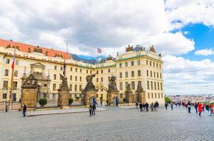 praag, tsjechische republiek matthias poort van nieuw koninklijk paleis novy kralovsky palac foto