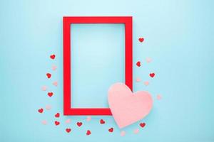 happy valentine's day.white frame met rode harten.valentine dag concept foto