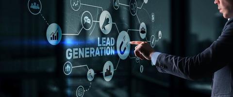 lead generatie. het vinden en identificeren van klanten voor uw zakelijke producten of diensten. financieel concept foto
