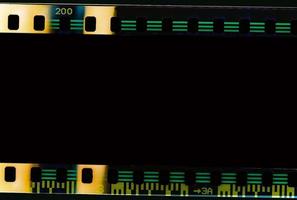 35mm filmframes strip gescand met gebruikssporen op de bezel. foto