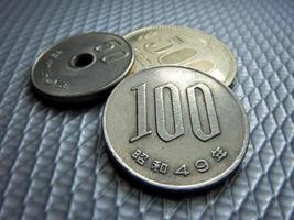 japans geld, zilveren munt, yen foto