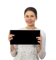 vrouw met zwart bord in haar handen foto