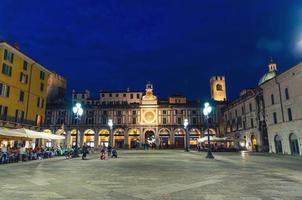 Brescia, Italië, 10 september 2019 Torre dell'Orologio toren renaissance stijl gebouw foto