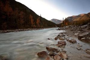 liard rivier in brits colombia foto