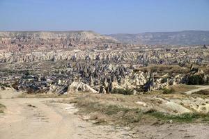 prachtig uitzicht op de bergen en rotsen in Cappadocië, Turkije foto